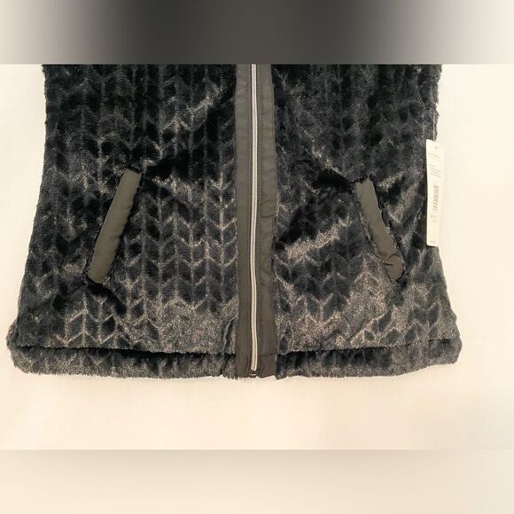 NWT Casual Identity Reversible Faux Fur Vest size SP - Picture 5 of 10